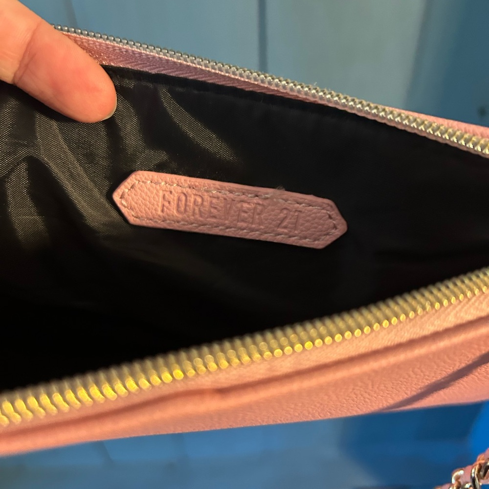Forever 21 Pink Shoulder Bag with Gold Chain - Picture 3 of 6